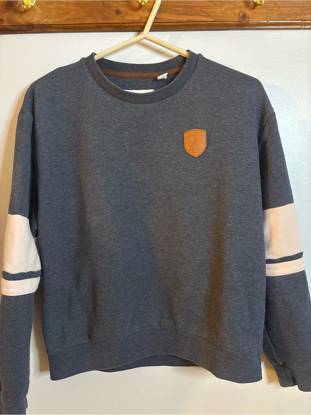 Wanakome walk on the wild side blue Heather Sweatshirt with Brown Trim